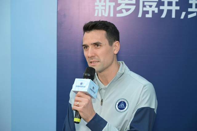 华体会体育-深圳打包成都核心，陈涛打富裕仗 莱切特再搭周定洋 蓉城战术巨变