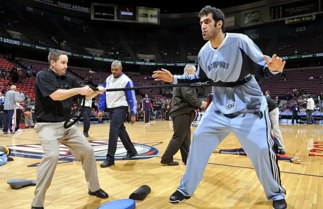 华体会体育-回想一下，一个伊朗运动员，想打NBA有多难？