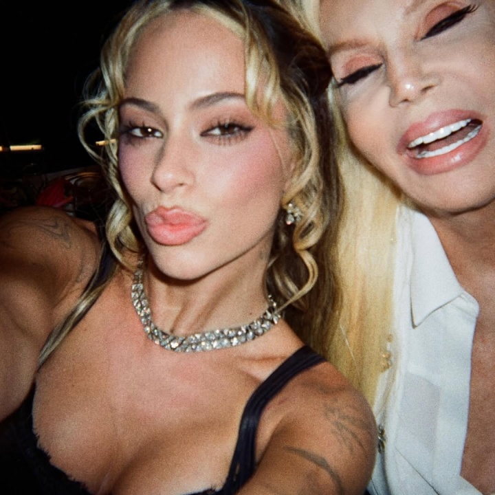 华体会官网-天后伴侣😍德保罗未婚妻29岁生日，两人甜蜜自拍，梅西出席派对