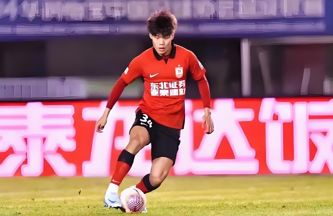 成都蓉城从鲁能手中截胡的大鱼!本轮中超爆发送助攻,带队大胜